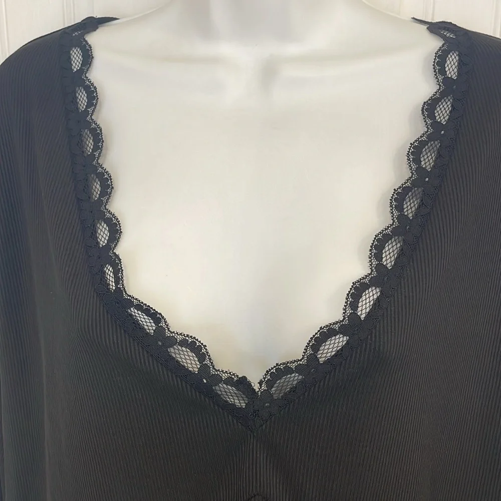 Shein curve black W/lace collar crop 4XL sizes to XL